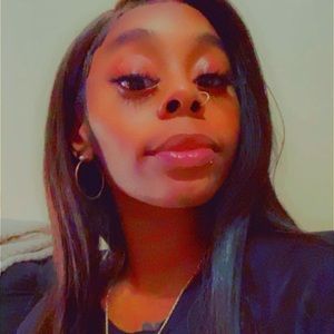 Meet your Posher, Jaasminee